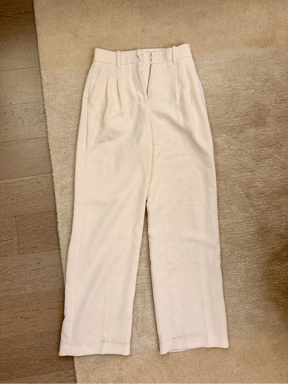Aritzia Effortless Pant